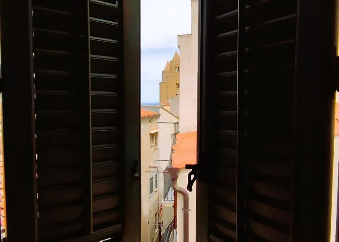 The Artist's House *