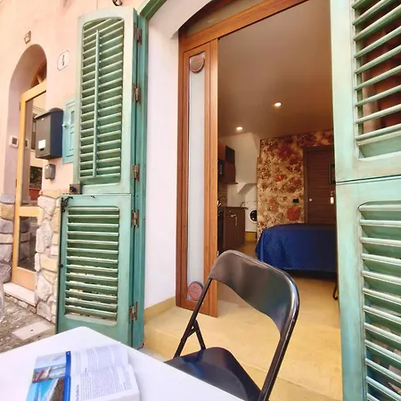 The Artist's House Apartment