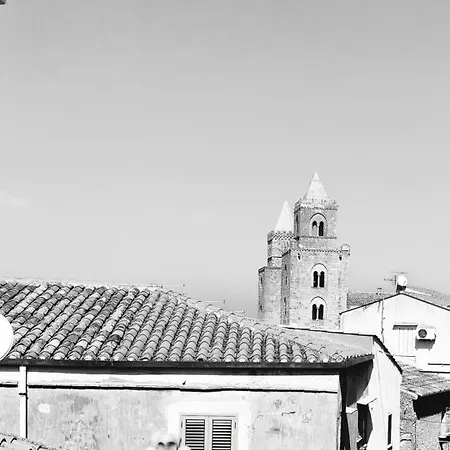 The Artist's House * Cefalu
