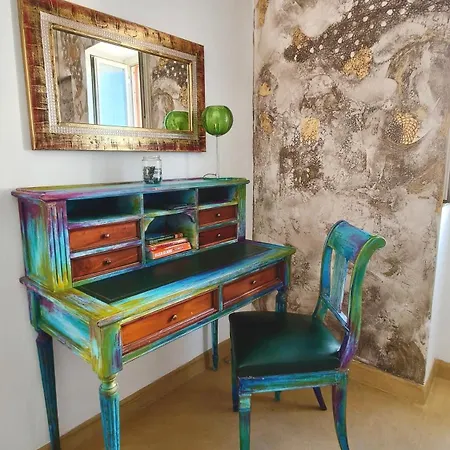 The Artist's House Apartment